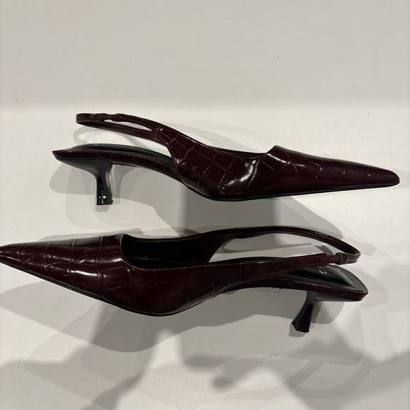 Mango Croc-Embossed Pointed Slingback Heels in Burgundy - Picture 4 of 5